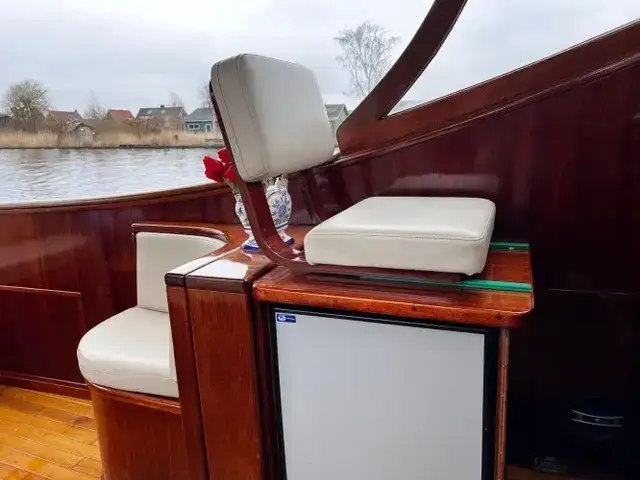 Motor Yacht Kofferdek Kruiser 8.80 OK