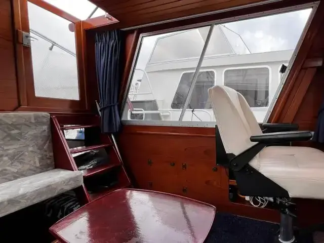 Motor Yacht Elna Kruiser 9.20 AK