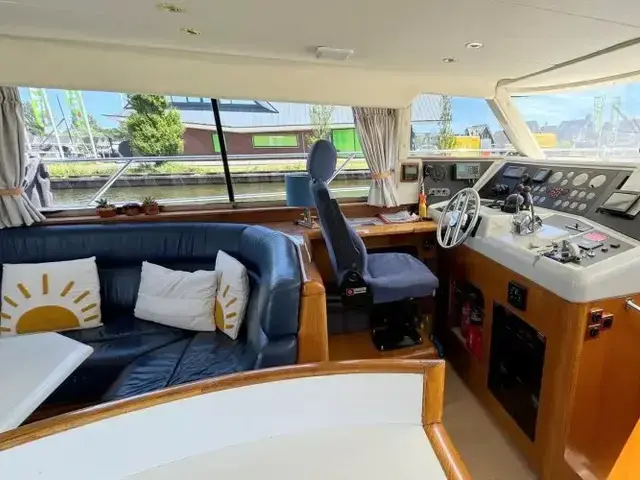 Whitewater Wolfe 46 Flybridge