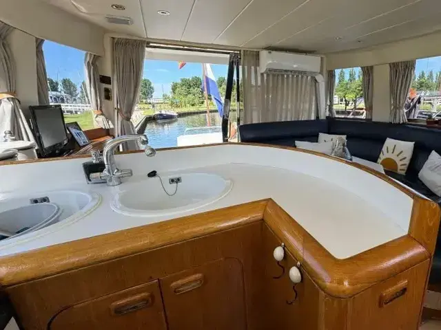 Whitewater Wolfe 46 Flybridge