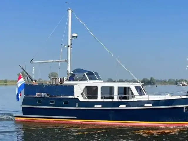 Motor Yacht Monty Bank Spiegelkotter 43 AK Cabrio