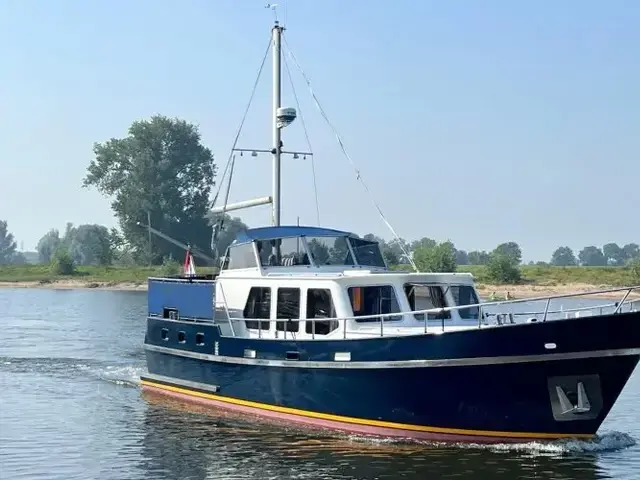 Motor Yacht Monty Bank Spiegelkotter 43 AK Cabrio