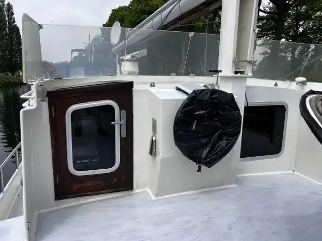 Motor Yacht Combi Kotter 14.95 AK