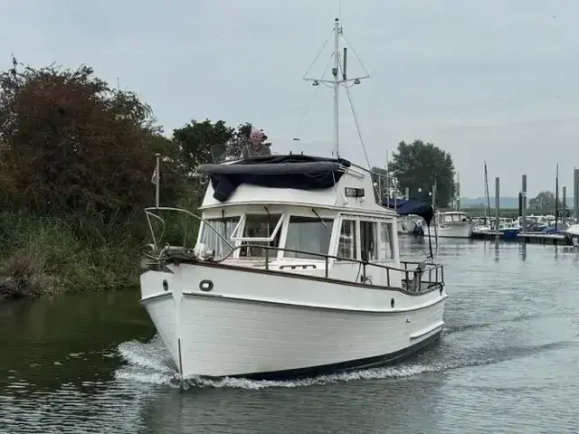 Grand Banks 32