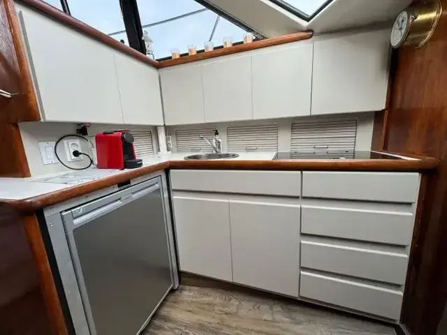 Carver 28 Flybridge