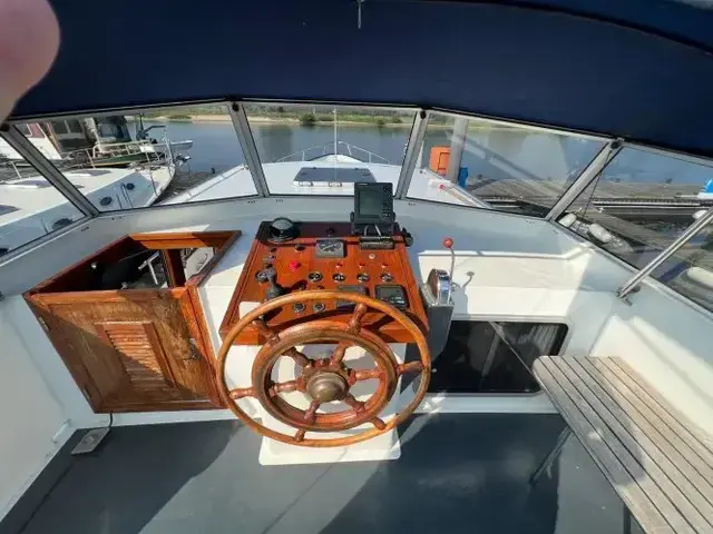 Motor Yacht Monty Bank Spiegelkotter 43 AK Cabrio