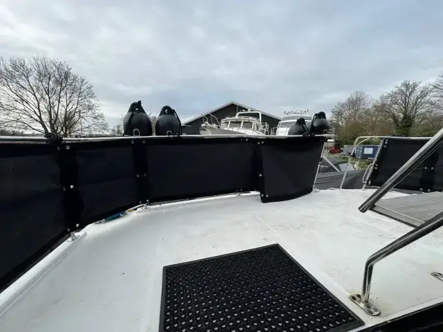 Carver 28 Flybridge