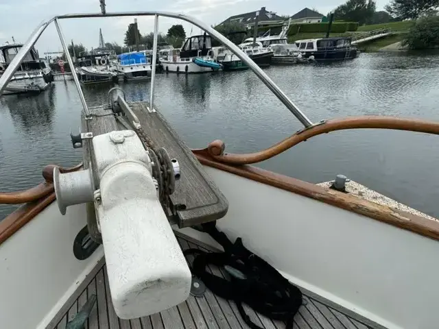 Grand Banks 32