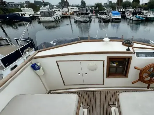 Grand Banks 32