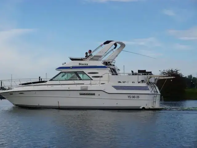 Sea Ray 415 Aft Cabin