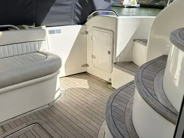 Fairline Phantom 40 Flybridge