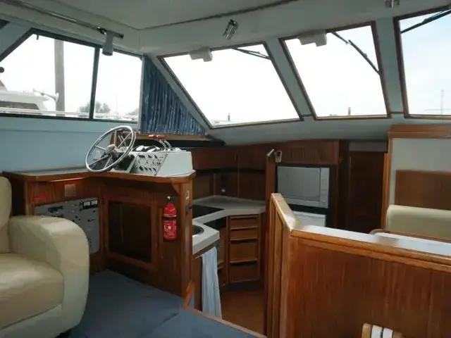 Sea Ray 415 Aft Cabin