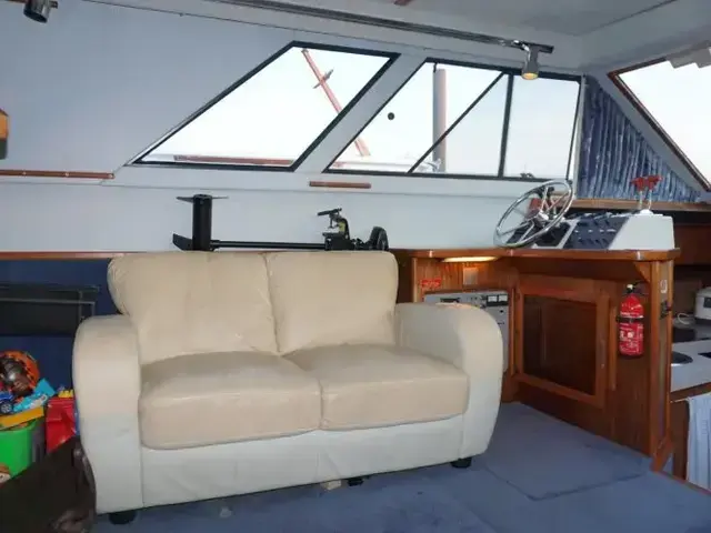 Sea Ray 415 Aft Cabin