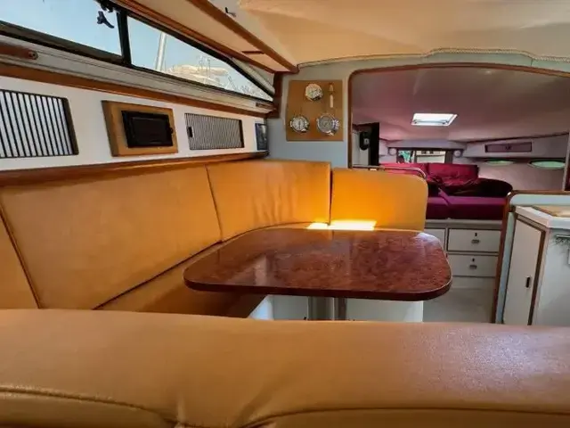 Sea Ray 340 Express Cruiser