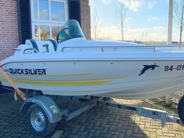 Quicksilver 425 Open Sundeck