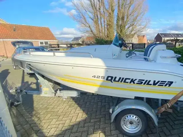 Quicksilver 425 Open Sundeck