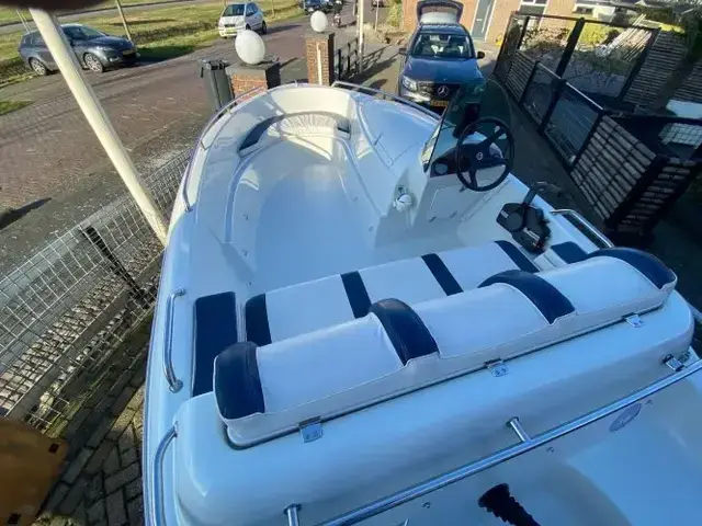 Quicksilver 425 Open Sundeck