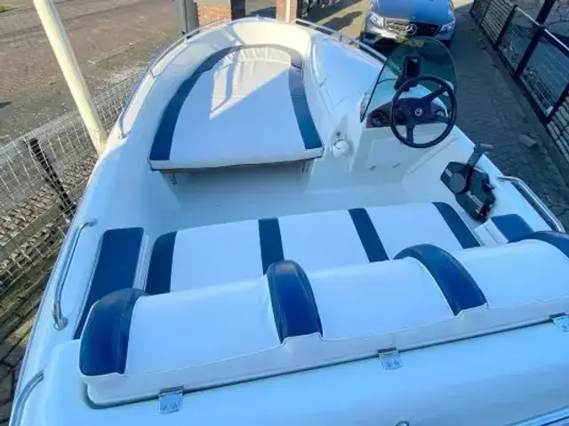 Quicksilver 425 Open Sundeck