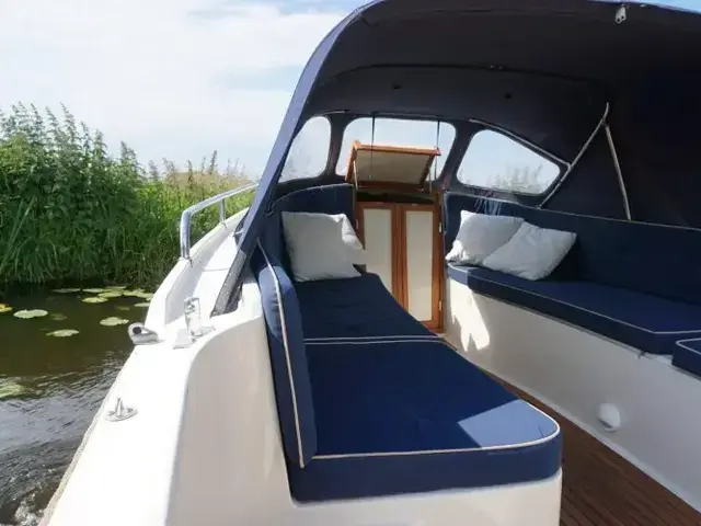 Interboat 25 Semi Cabin