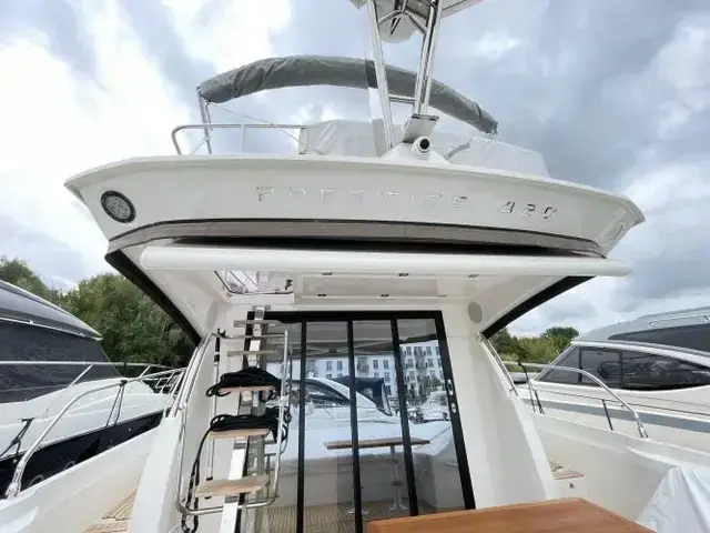 Jeanneau Prestige 420 Flybridge