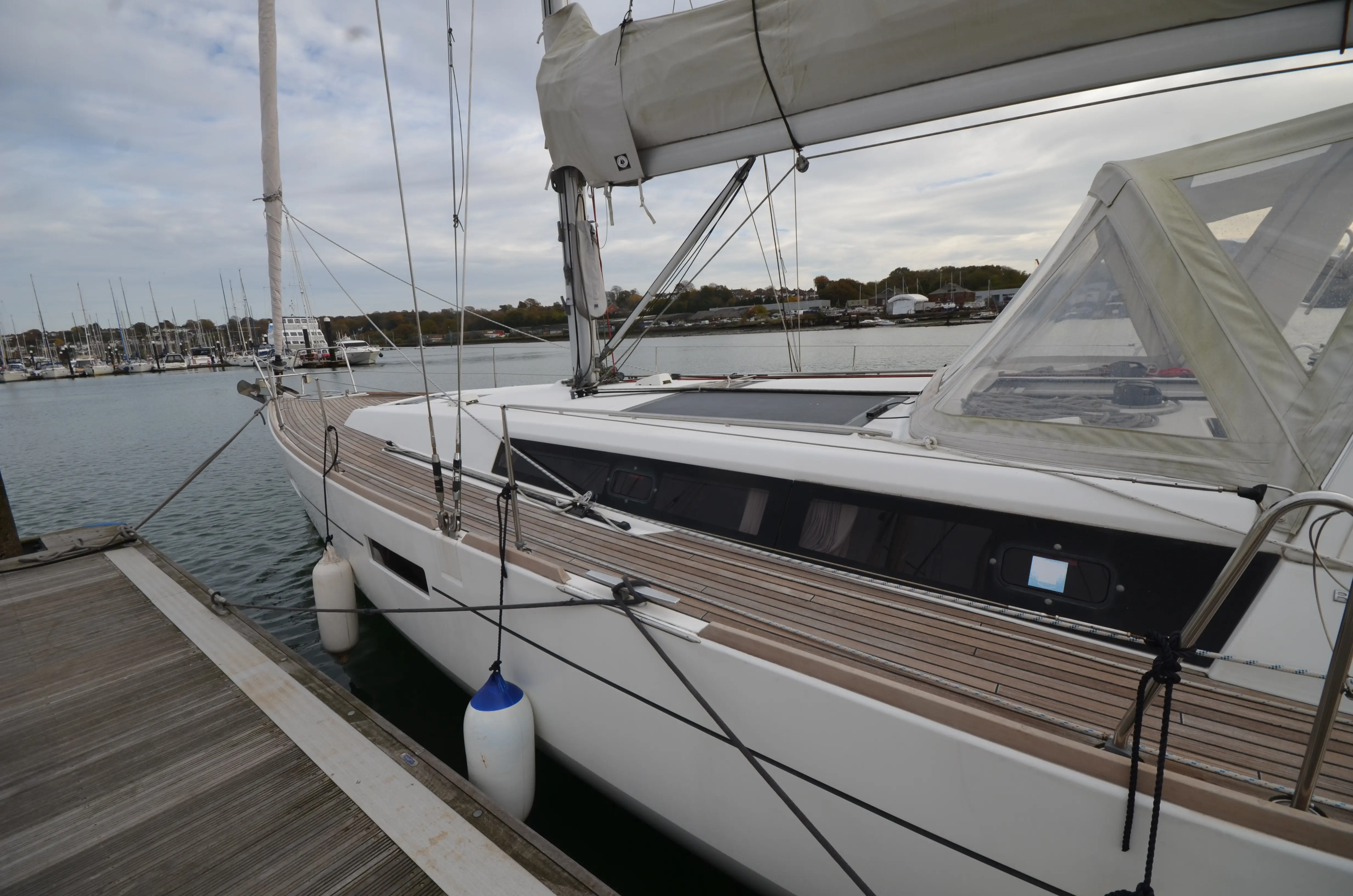 2011 Beneteau oceanis 45 (3 cbs)