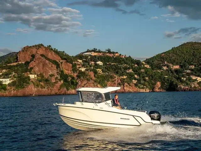 Quicksilver 625 Pilot House Boat