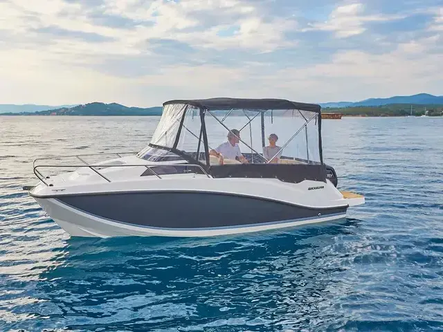 Quicksilver Activ 555 Cabin Cruiser