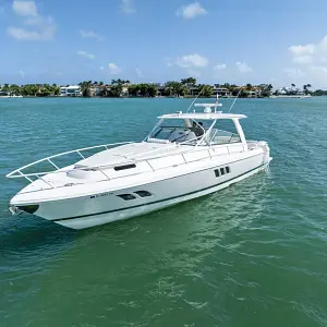 2018 Intrepid 475 Sport Yacht