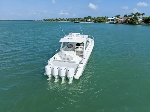 Intrepid 475 Sport Yacht