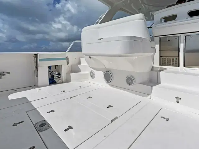 Intrepid 475 Sport Yacht