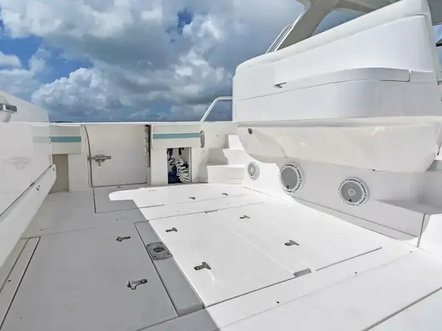 Intrepid 475 Sport Yacht