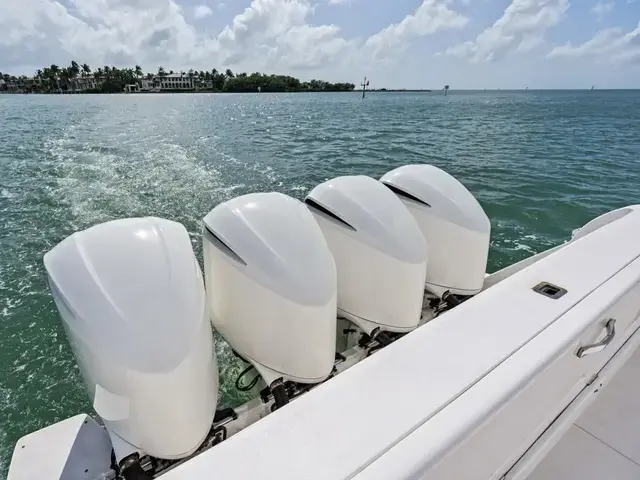 Intrepid 475 Sport Yacht