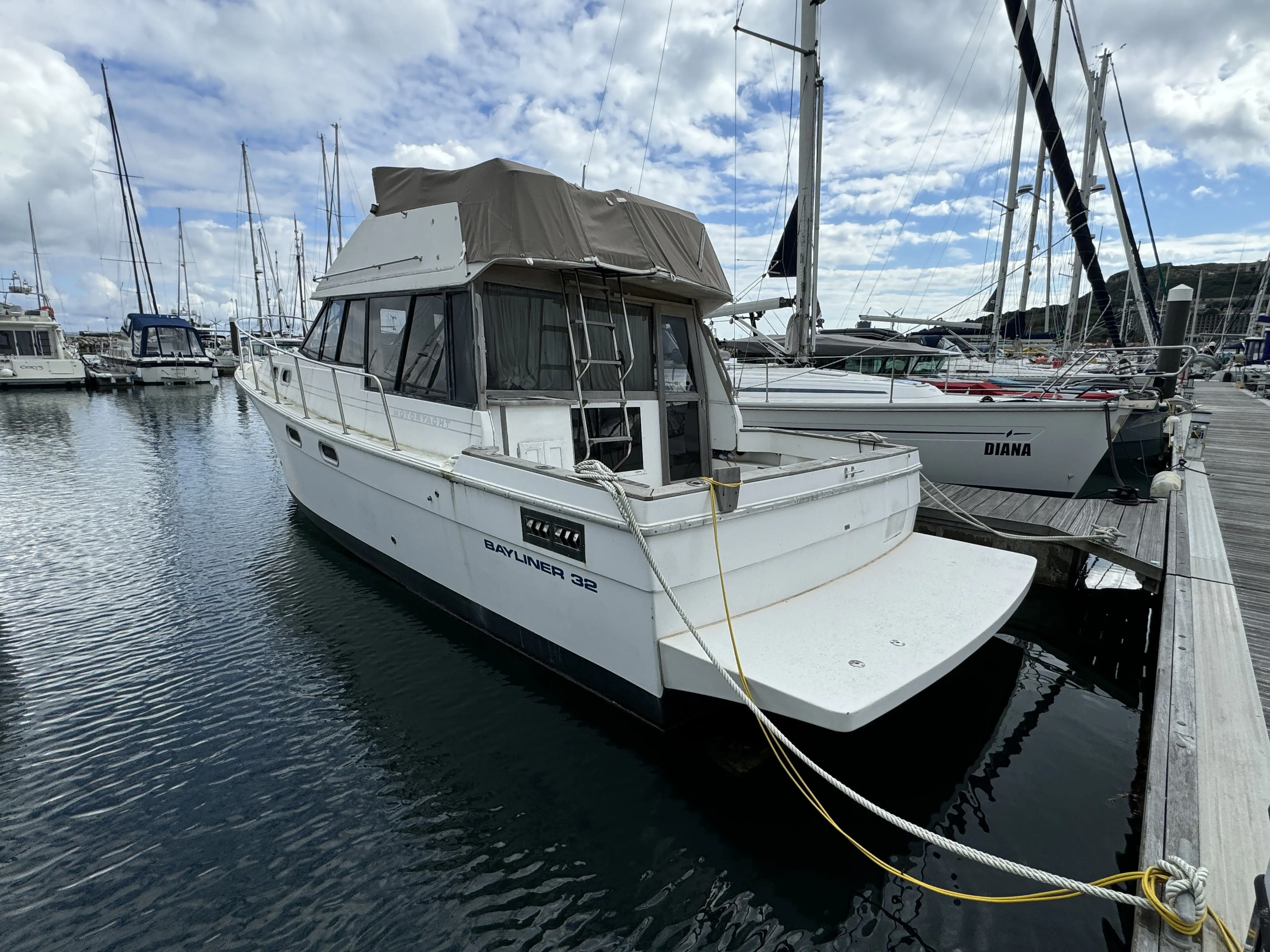 1992 Bayliner 3288 flybridge