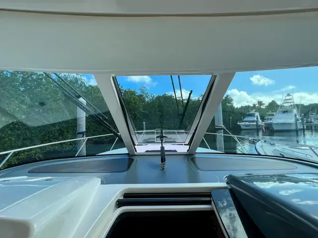 Tiara Yachts 3900 Sovran