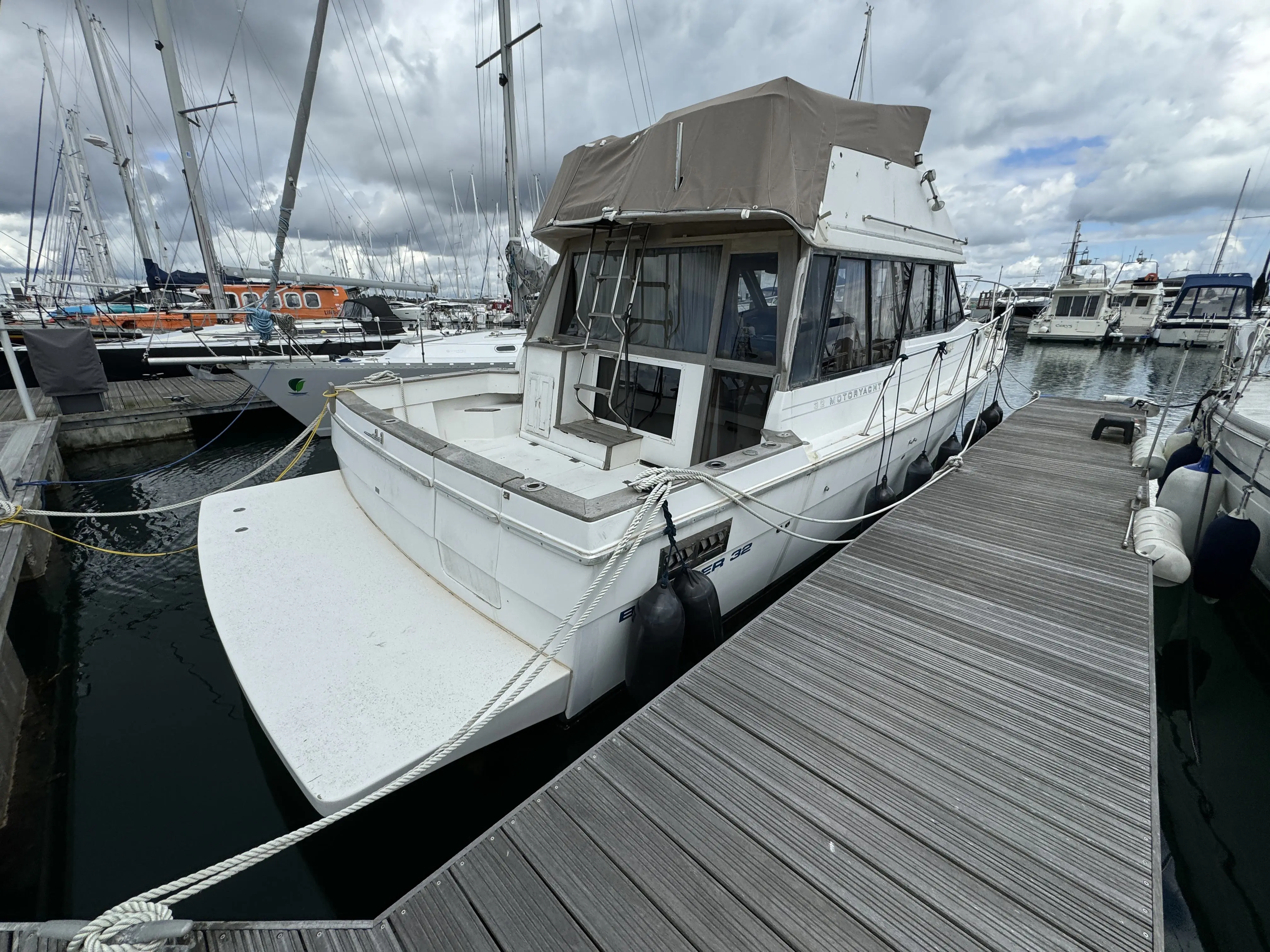 1992 Bayliner 3288 flybridge