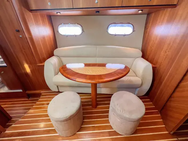 Tiara Yachts 3900 Sovran