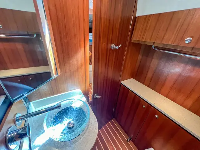 Tiara Yachts 3900 Sovran