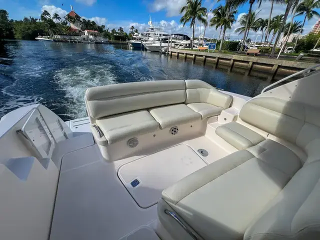 Tiara Yachts 3900 Sovran