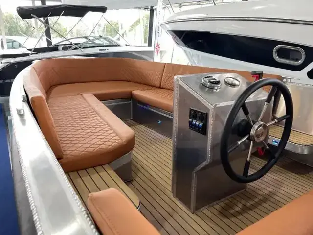 Aluship 650 Tender