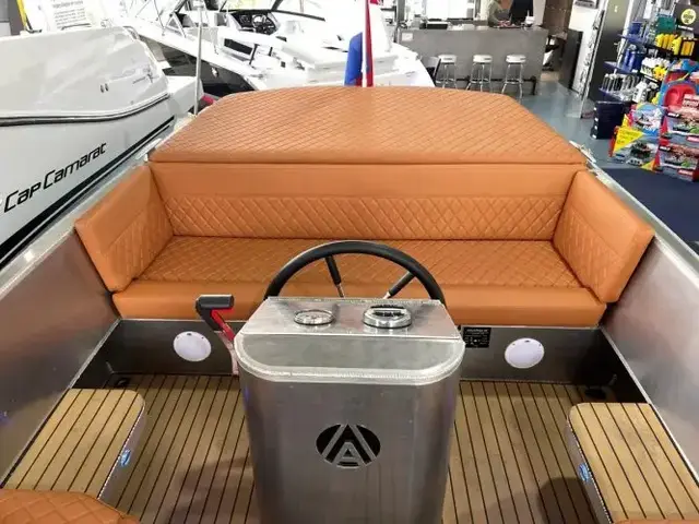 Aluship 650 Tender