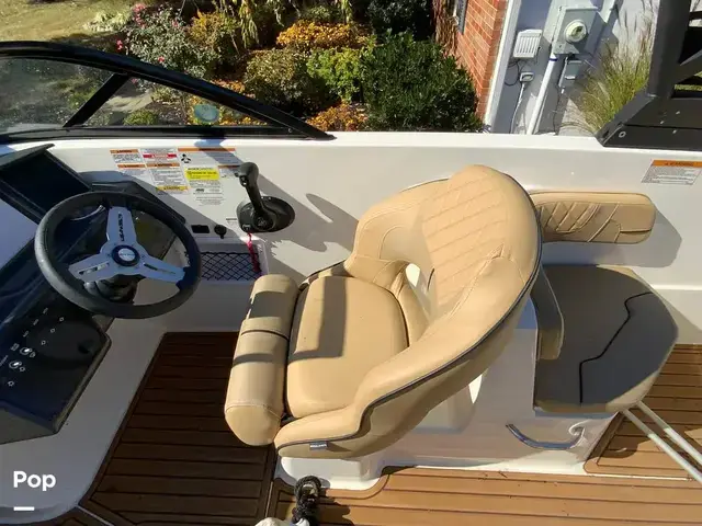 Bayliner Vr6