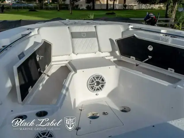 Sea Fox 328 Commander Center Console