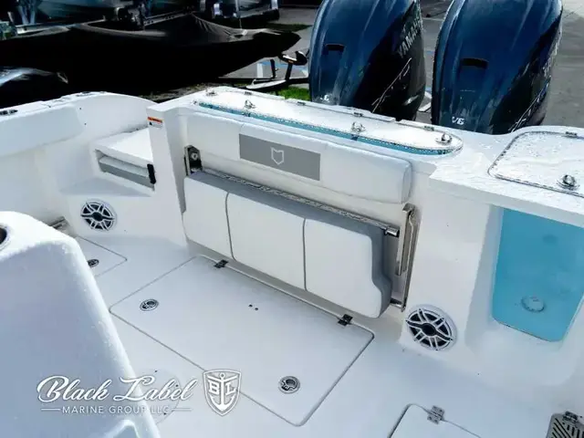 Sea Fox 328 Commander Center Console