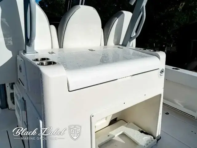 Sea Fox 328 Commander Center Console