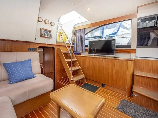 Broom Ocean 38