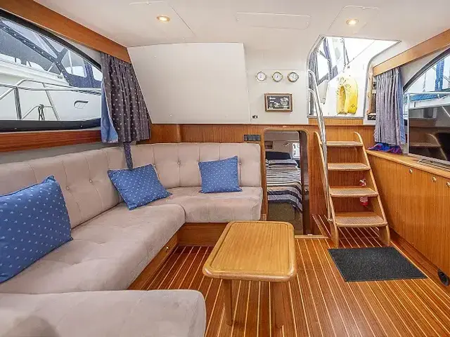 Broom Ocean 38