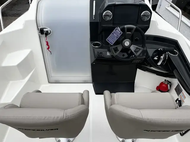 Quicksilver 555 Cabin