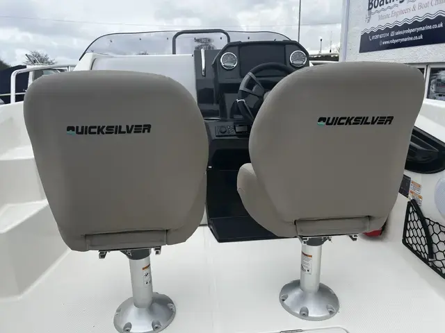 Quicksilver 555 Cabin