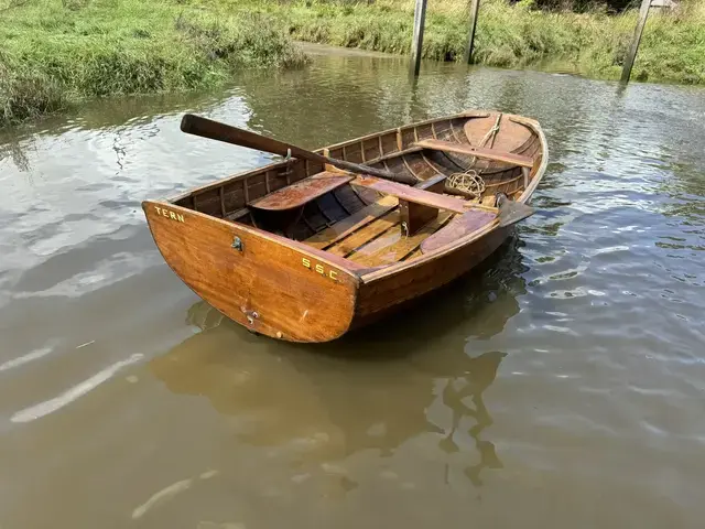 Classic 9'6" Salcombe Sailing Pram Dinghy