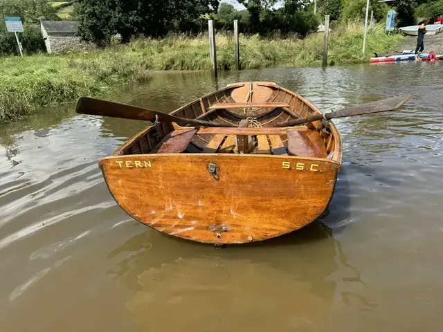 Classic 9'6" Salcombe Sailing Pram Dinghy